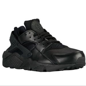 Nike Women’s Huarache Air in Black Size 8